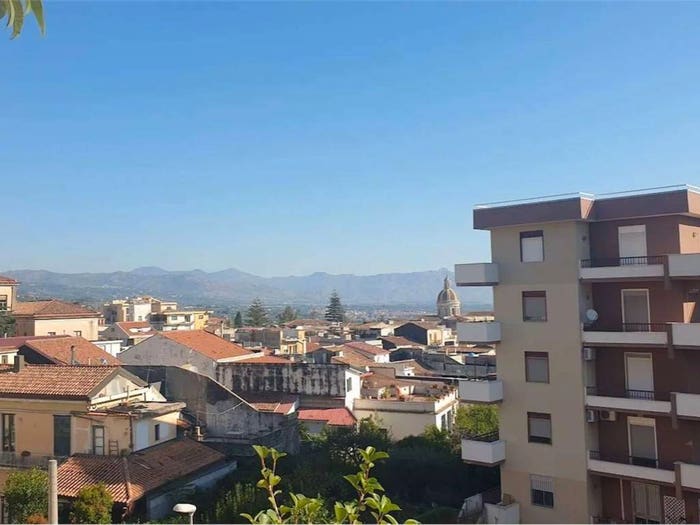 Appartamento quadrilocale in vendita in Via Arturo Toscanini, Centro, Giarre