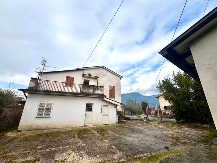 Casa quadrilocale in vendita in Strada Provinciale, Centro, Cassino