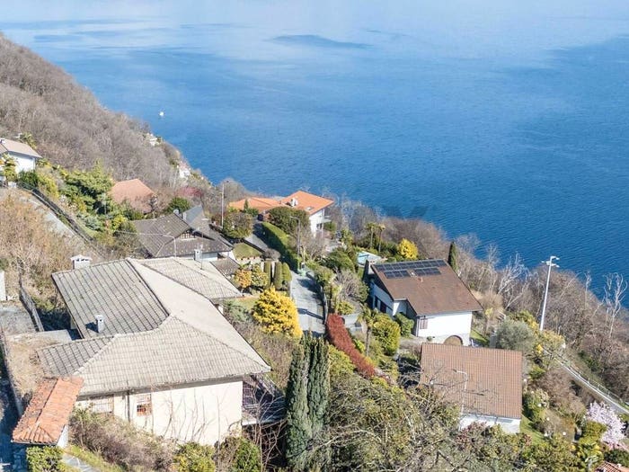 Casa con 6 locali in vendita in Villaggio Valdora, Ghiffa