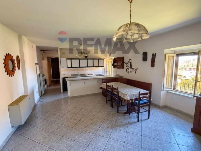 Appartamento trilocale in vendita in via Roberto Duca, Centro, Cittaducale