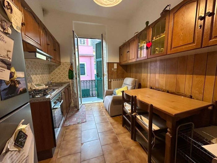 Appartamento con 6 locali in vendita in Via Agostino Paci, Centro, Ameglia