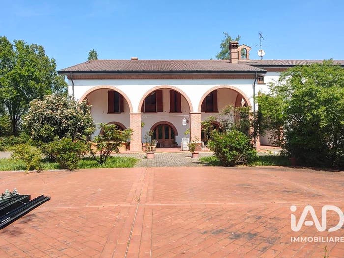 Casa con 6 locali in vendita in Via Virgiliana, Cerese, Borgo Virgilio