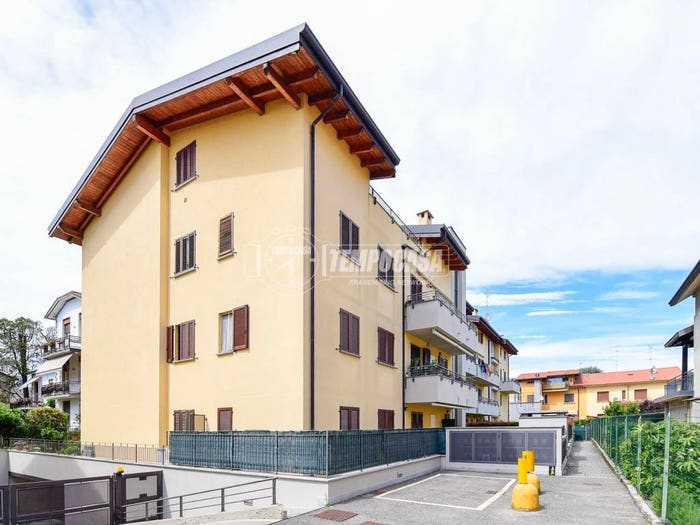 Appartamento trilocale in vendita in Via Ginevrina Fossano, Semicentro, Cantù