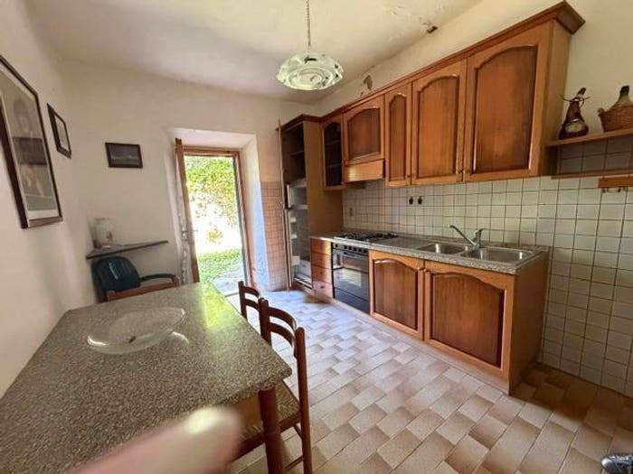 Casa con 6 locali in vendita in Panicagliora, Marliana