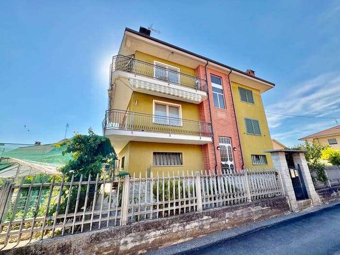 Appartamento con 5 locali in vendita in Traversa San Giovanni Evangelista, Centro, Centallo
