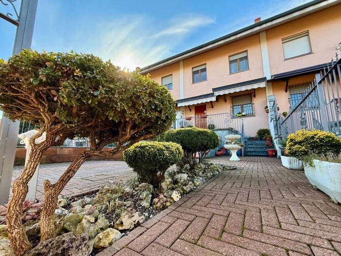 Casa con 6 locali in vendita in Via Giacomo Brodolini, Cristo, Alessandria