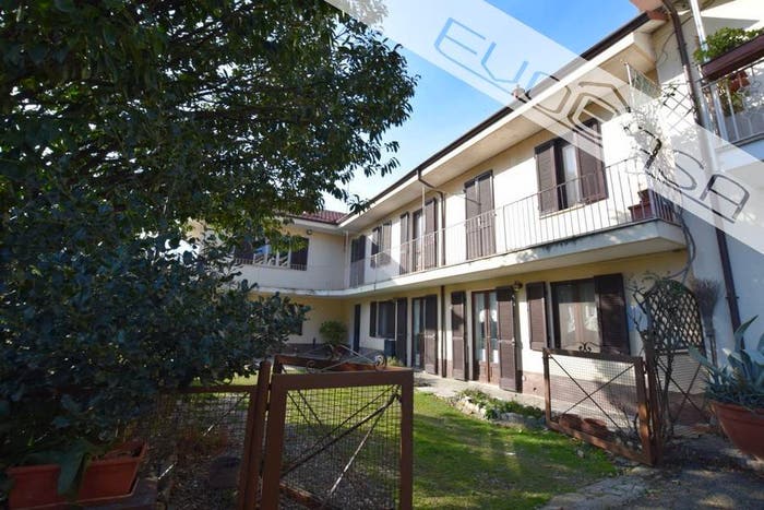 Casa con 6 locali in vendita in Piazza Luigi Facta, Centro, Pinerolo