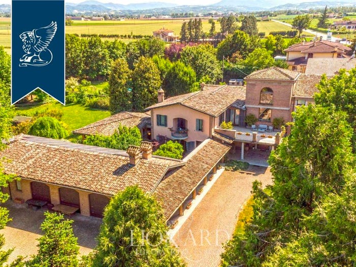 Casa con 6 locali in vendita in Carpaneto Piacentino