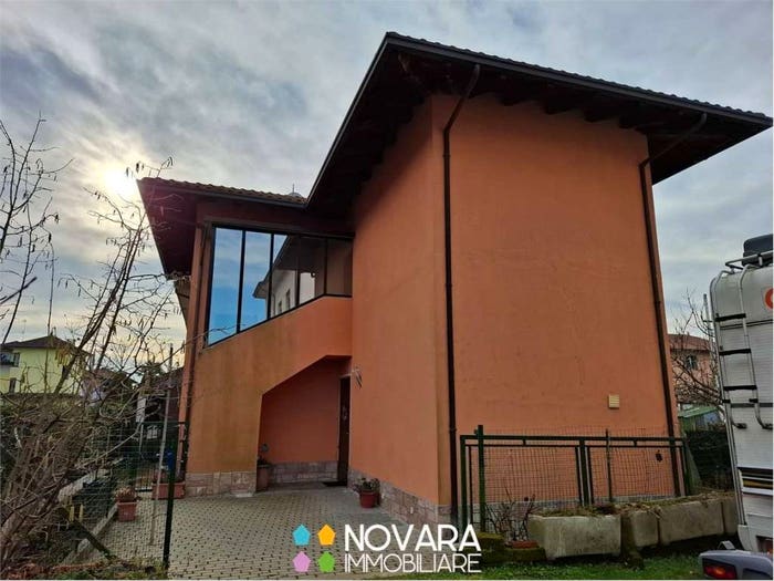 Casa quadrilocale in vendita in via dei Martiri Ter, Baraggione, Cressa