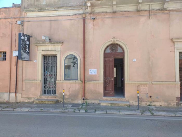 Appartamento con 6 locali in vendita in Via Provinciale, Centro, Guagnano