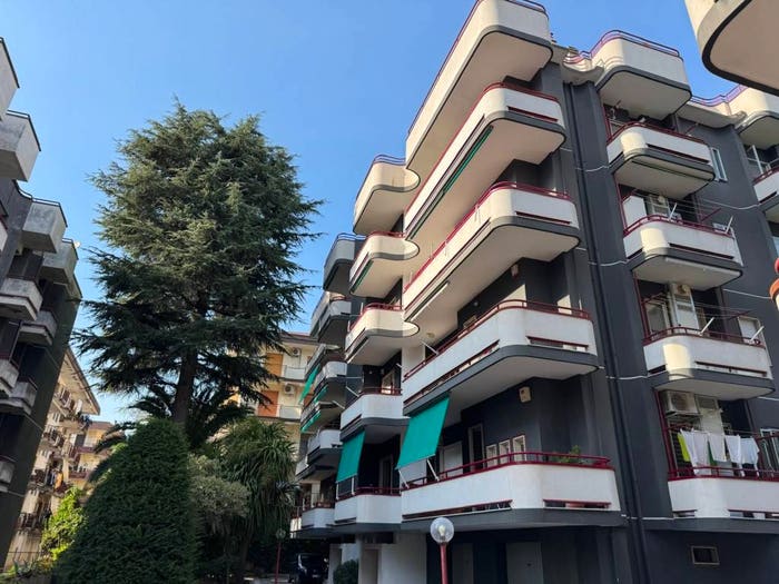 Appartamento con 5 locali in vendita in Via Raffaele Ragone, Centro, Cava de' Tirreni