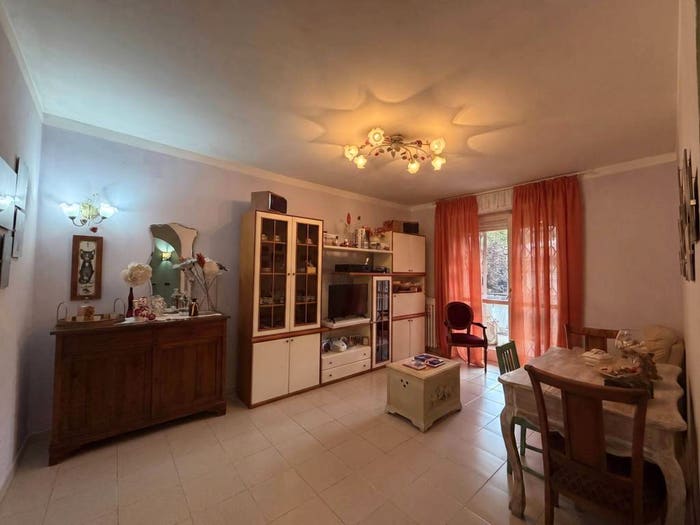 Appartamento trilocale in vendita in Via Milano, Baranzate