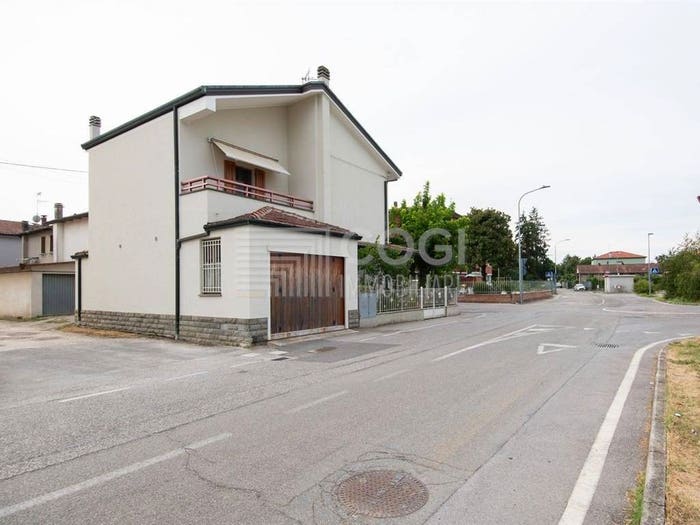 Casa con 6 locali in vendita in Via Oriani, Bagnara di Romagna