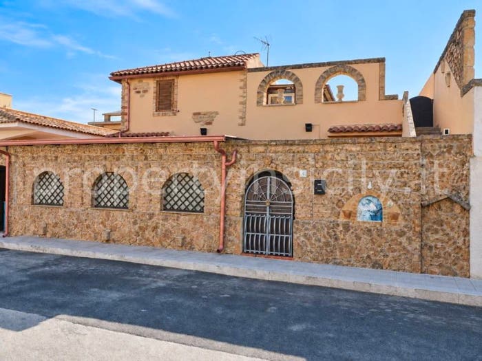 Casa con 5 locali in vendita in Piazza Esedra, Centro, Avola