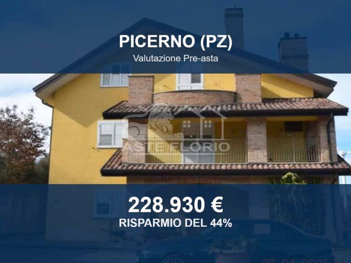 Casa con 6 locali in vendita in Strada Della Difesa, Picerno