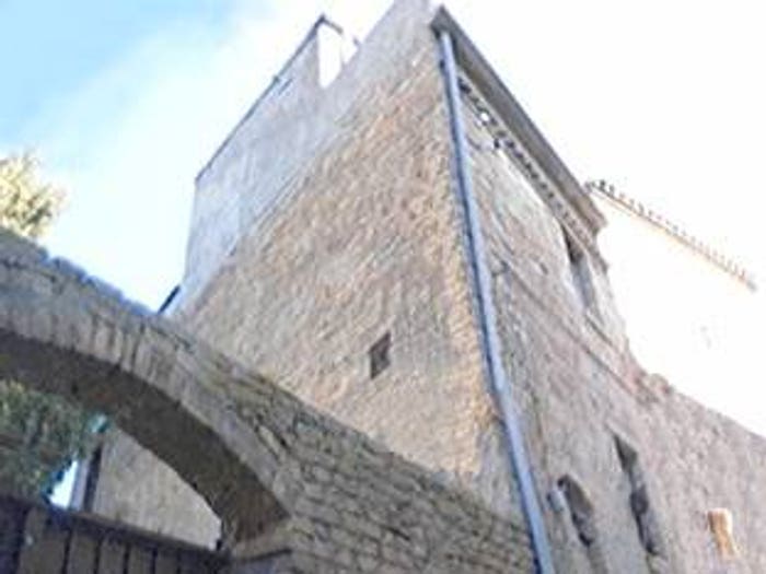 Casa con 6 locali in vendita in via delle Mura, Acquaviva Picena