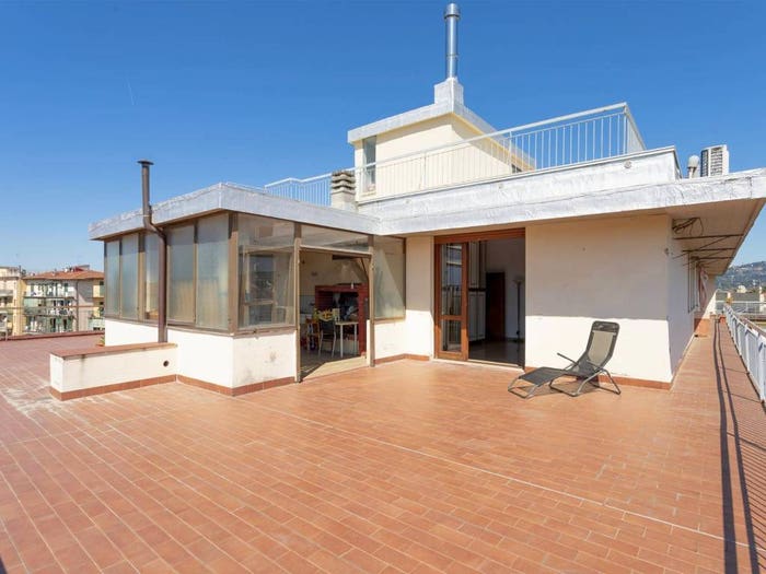 Casa con 6 locali in vendita in Lungarno Cristoforo Colombo, Alberti Bellariva, Firenze
