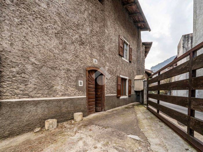 Casa con 6 locali in vendita in Via Asmara, Patone, Isera
