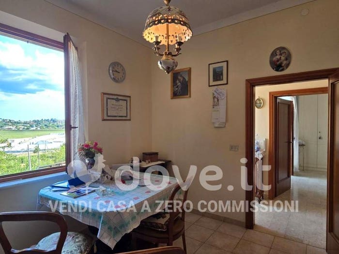Casa con 6 locali in vendita in Via della Resistenza, Abbadia, Montepulciano