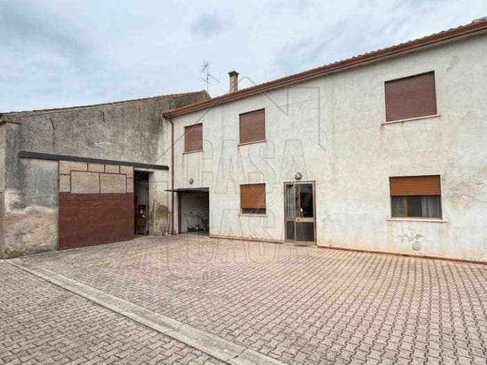 Casa quadrilocale in vendita in Via Deserto, Deserto, Este