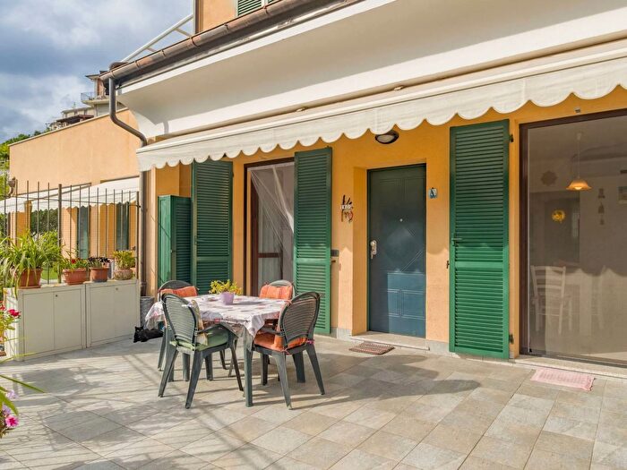 Appartamento trilocale in vendita in Via Provinciale, Giustenice