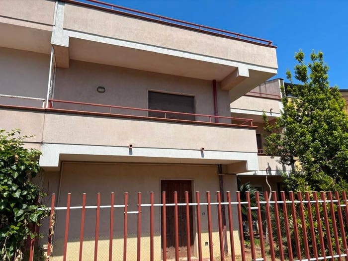 Casa con 6 locali in vendita in Via Francesco Longo, Centro, Baronissi