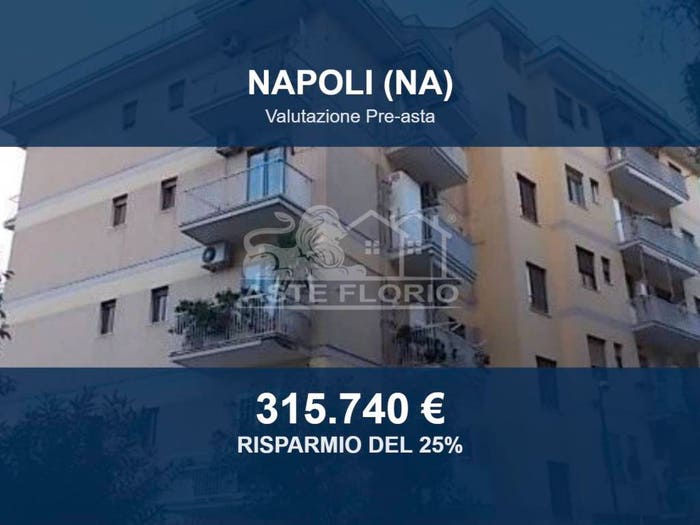 Appartamento con 6 locali in vendita in Via Girolamo Santacroce, Vomero Arenella, Napoli