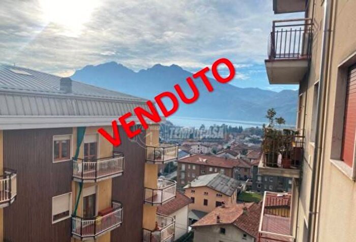 Appartamento bilocale in vendita in Via Aldo Moro, Centro, Mandello del Lario