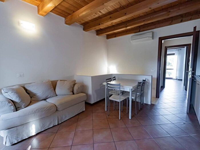 Appartamento quadrilocale in vendita in Via Brolo, Castelnuovo Del Garda