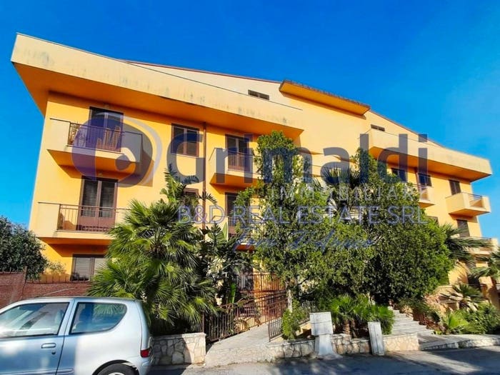 Appartamento quadrilocale in affitto in Via caduti di Nassirya, Centro, Altavilla Milicia