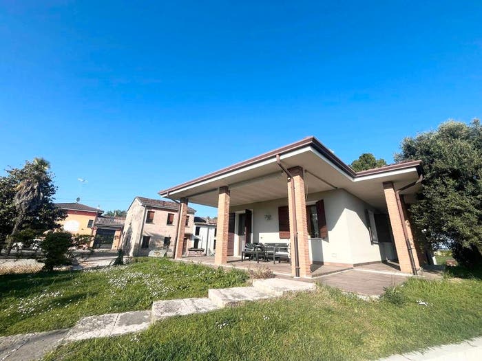 Casa con 5 locali in vendita in Via D Semeghini, Santa Lucia, Quistello