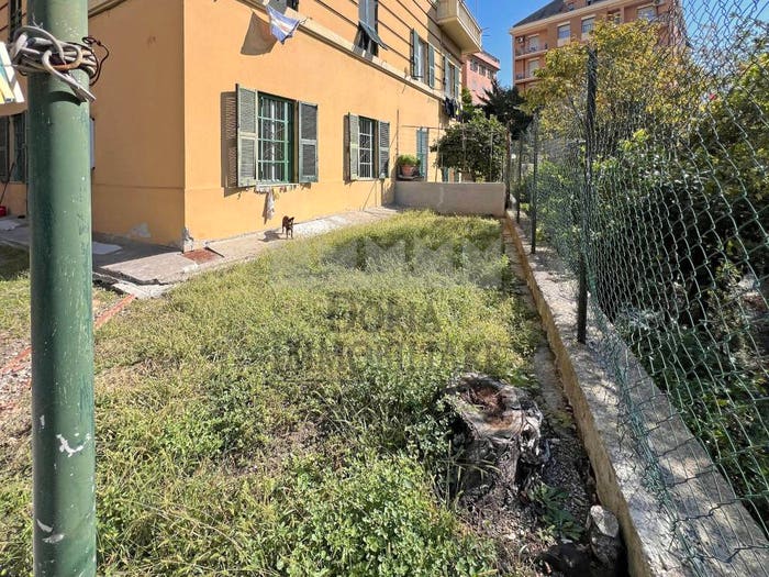 Appartamento trilocale in vendita in Via Borgoratti, Borgoratti, Genova