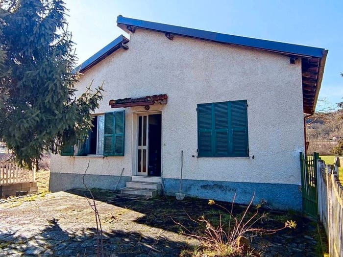 Casa quadrilocale in vendita in Via Chiesa Nuova, Merana