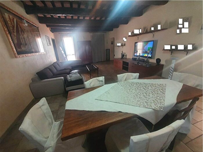 Casa con 6 locali in vendita in Forli'