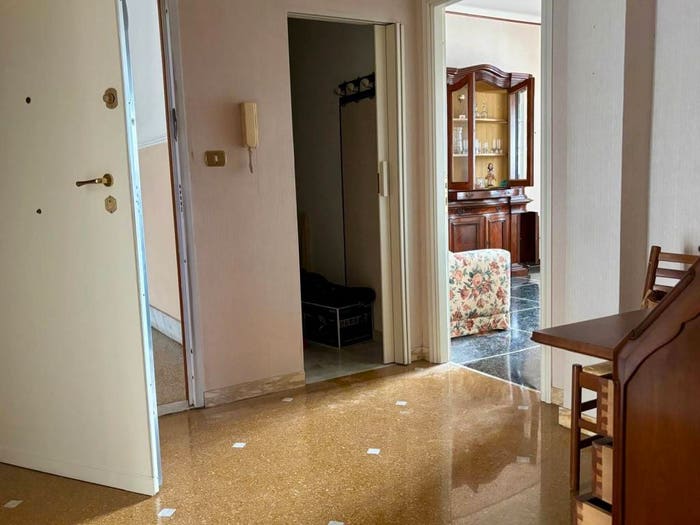 Appartamento bilocale in vendita in Piazza Francesco Guicciardini, Marassi, Genova