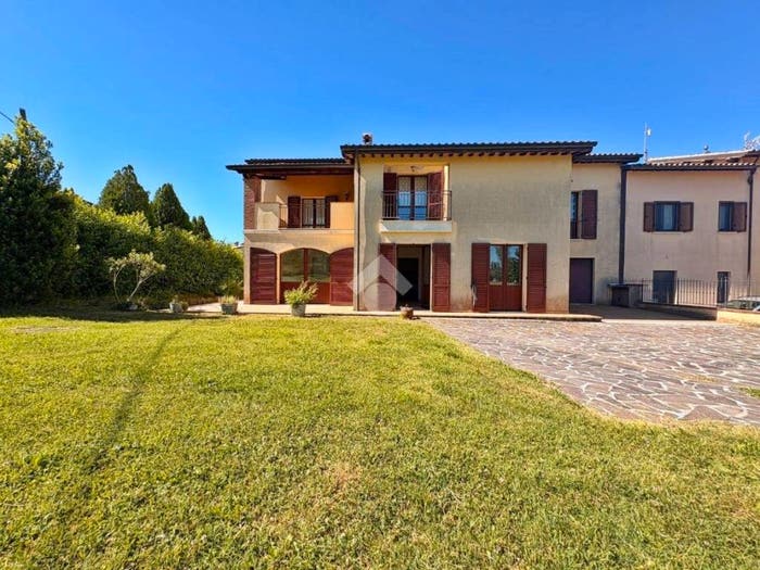 Casa con 5 locali in vendita in Località Molina, Nocera Umbra