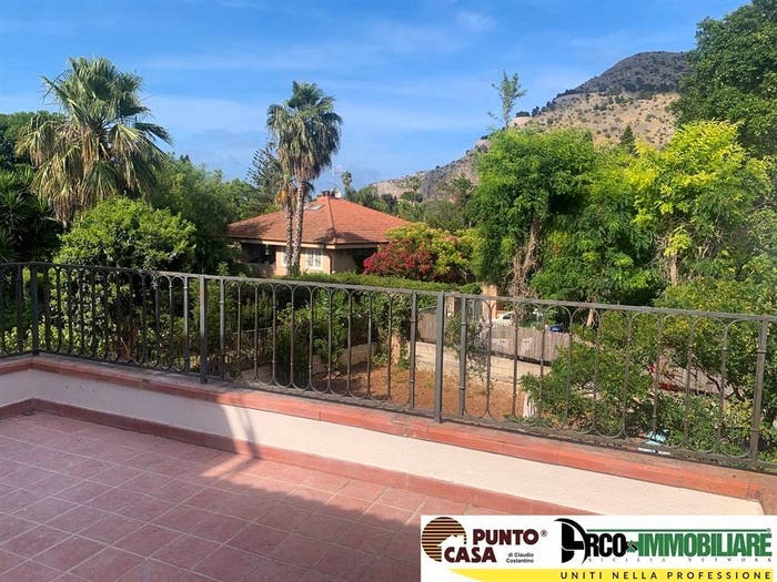 Appartamento quadrilocale in vendita in Via Lucerna, Castelforte, Palermo