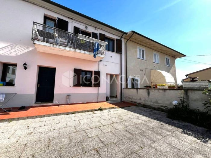Appartamento trilocale in vendita in Via della Posta, Santa Lucia La Borra, Pontedera