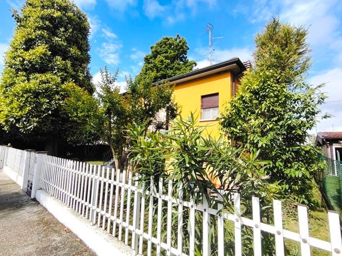 Casa quadrilocale in vendita in Centro, Finale Emilia