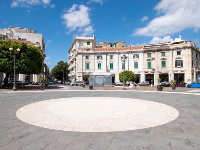 Appartamento quadrilocale in vendita in PIAZZA DEL POPOLO, Tirone, Messina