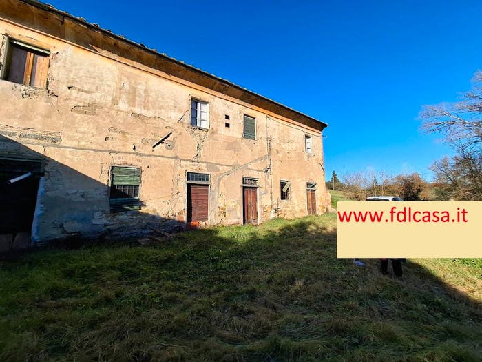 Casa con 6 locali in vendita in Via BarbugianaCorliano, Cerreto Guidi