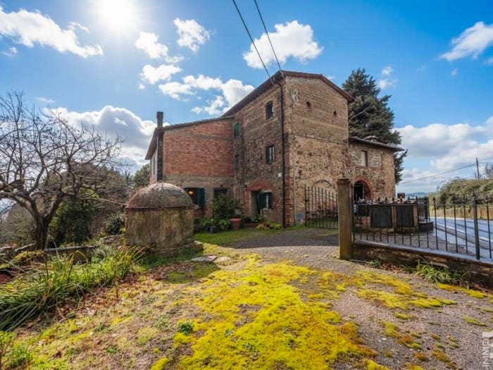 Casa con 6 locali in vendita in Via Trecento, Montespertoli