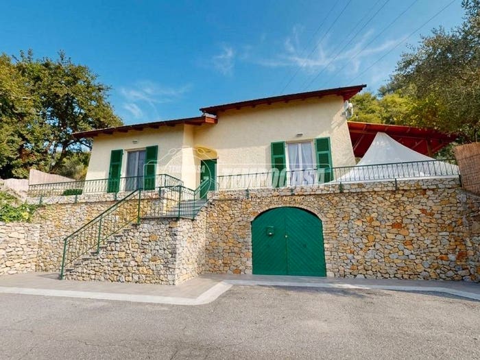 Casa quadrilocale in vendita in Via per Olle, Gorra, Finale Ligure