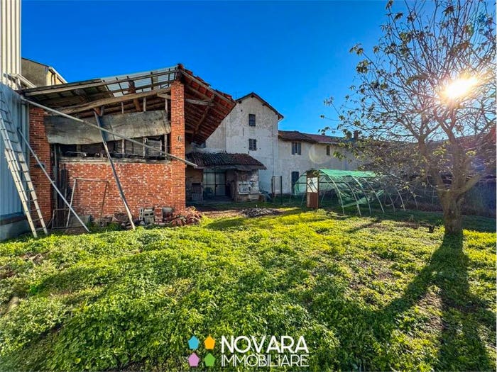 Casa con 6 locali in vendita in Caltignaga