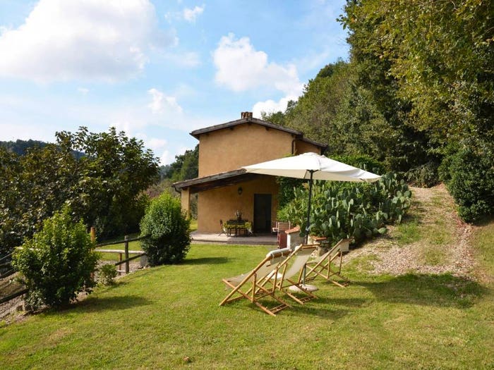 Casa con 6 locali in vendita in Strada Sermugnano, Castiglione in Teverina