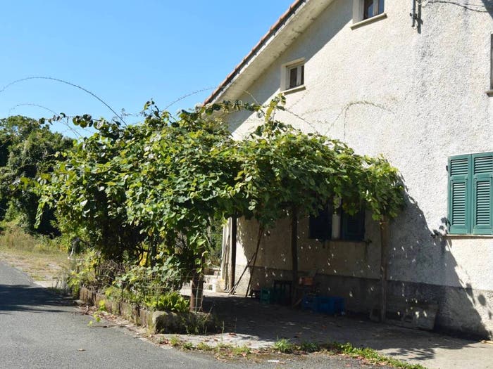 Casa con 6 locali in vendita in Località Cornio di Pera, Carro