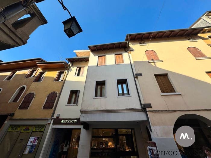 Appartamento trilocale in vendita in Vicolo delle Acque, Centro Storico, Pordenone