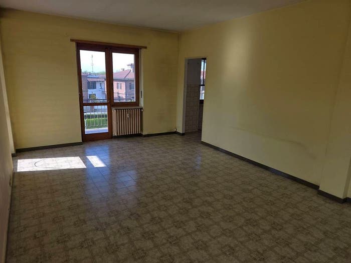 Appartamento trilocale in vendita in Via Cappelletta, Centro, Lauriano
