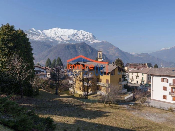 Appartamento trilocale in vendita in Maggio, Cremeno