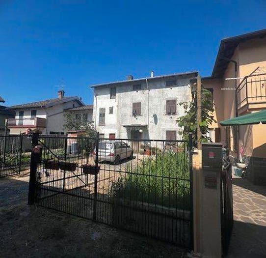 Casa con 6 locali in vendita in Via Solferino, Centro, Basaluzzo